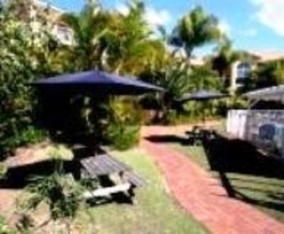 фото отеля Regent Court Holiday Apartments Gold Coast
