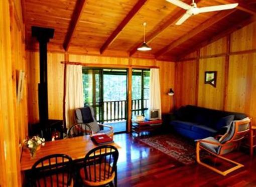 фото отеля Hawke Brook Chalets Pemberton