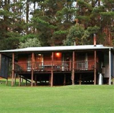 фото отеля Hawke Brook Chalets Pemberton