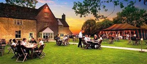 фото отеля The Old Lodge Stroud (England)