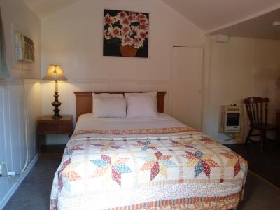 фото отеля Flower Field Motel & Cottages