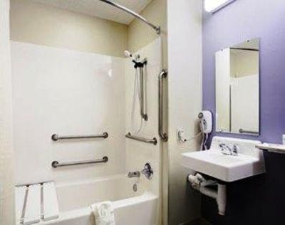 фото отеля Motel 6 Canton River Pointe Parkway