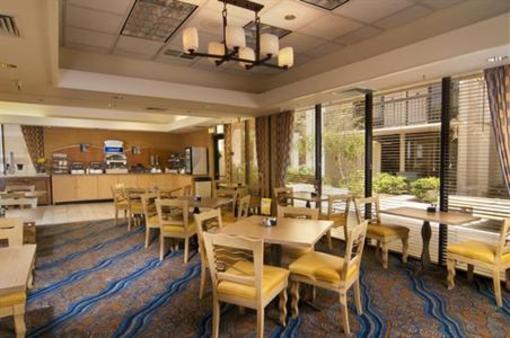 фото отеля Holiday Inn Express @ Monterey Bay