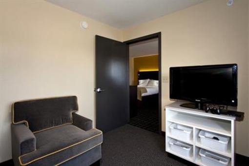фото отеля Holiday Inn Express & Suites Newton