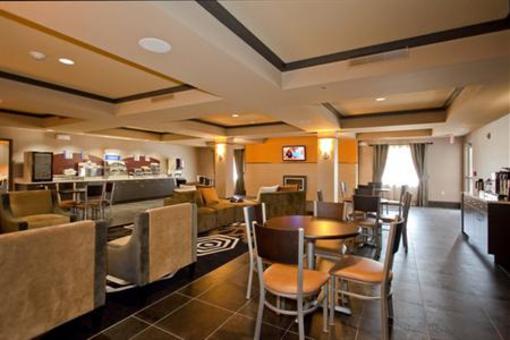фото отеля Holiday Inn Express & Suites Newton