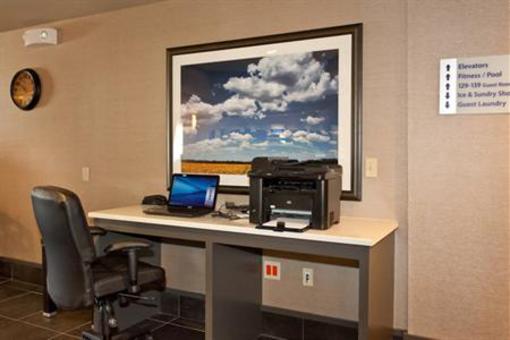фото отеля Holiday Inn Express & Suites Newton