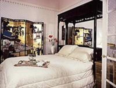 фото отеля Edward II Inn and Suites