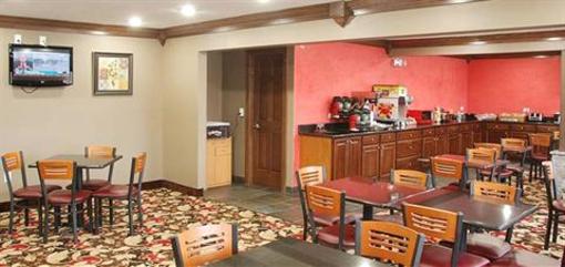 фото отеля Hometown Inn & Suites Cedar Rapids