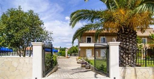 фото отеля Olive Grove Studios Apartments