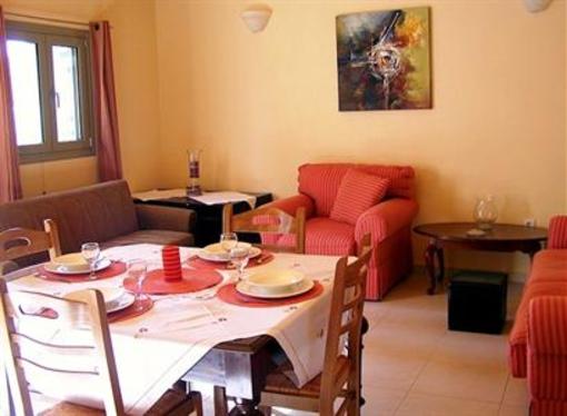 фото отеля Olive Grove Studios Apartments