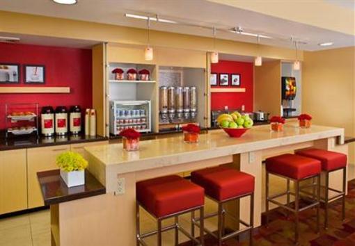 фото отеля TownePlace Suites New Orleans Metairie