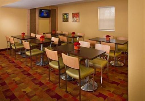 фото отеля TownePlace Suites New Orleans Metairie