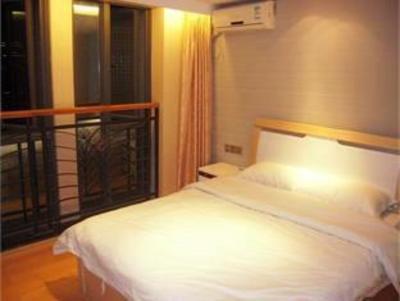 фото отеля Grand-Day E Apartment