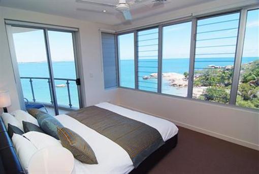 фото отеля Coral Cove Apartments