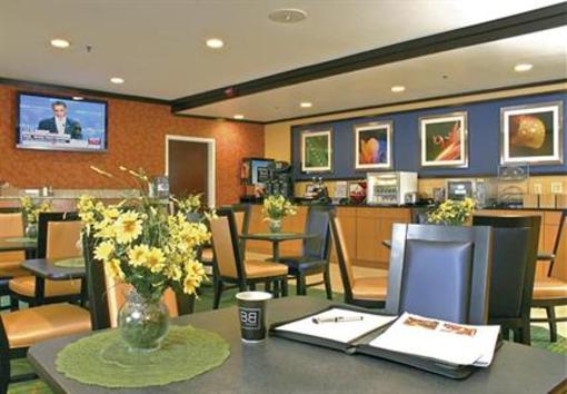 фото отеля Fairfield Inn & Suites Brunswick