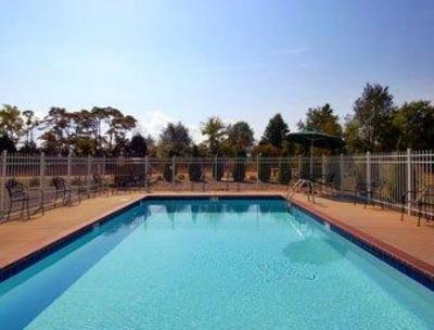 фото отеля Baymont Inn & Suites Huntsville Airport Madison