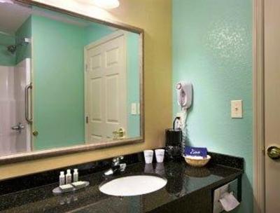 фото отеля Baymont Inn & Suites Huntsville Airport Madison