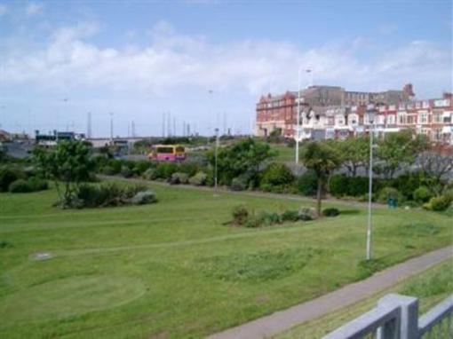фото отеля Braeside Guest House Blackpool
