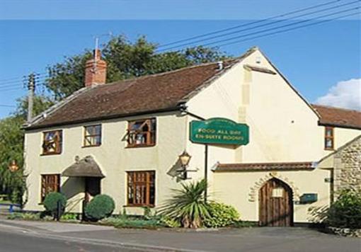 фото отеля Half Moon Inn