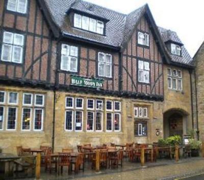 фото отеля Half Moon Inn
