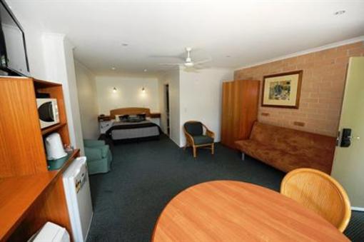 фото отеля Caboolture Riverlakes Motel