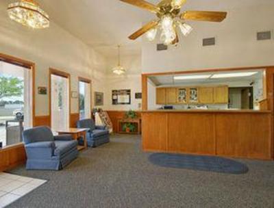 фото отеля Super 8 Motel East Kellogg Wichita