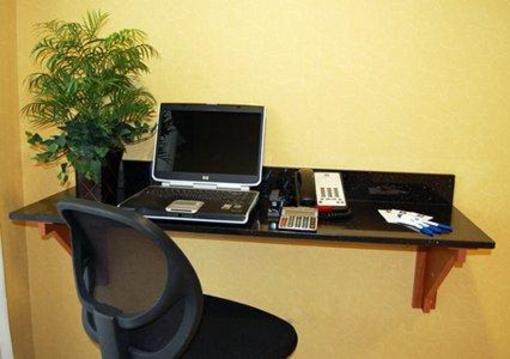 фото отеля Comfort Inn KCI Airport