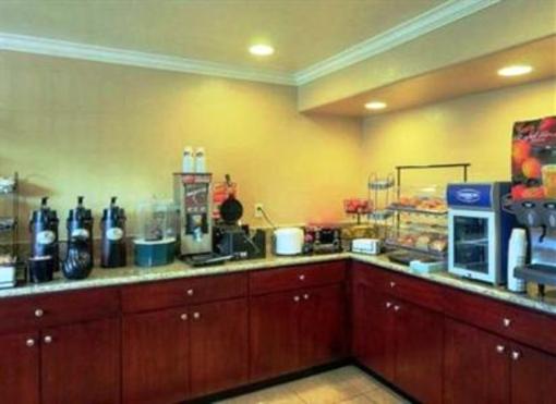 фото отеля Econo Lodge Inn & Suites Near Legoland