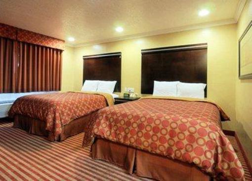фото отеля Econo Lodge Inn & Suites Near Legoland