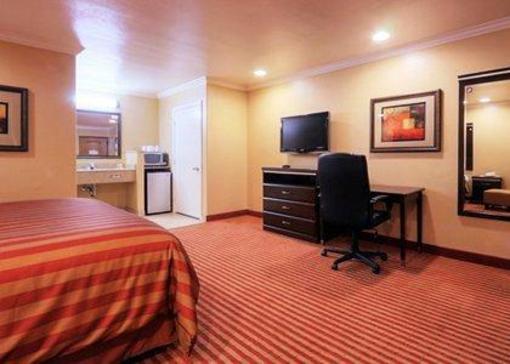 фото отеля Econo Lodge Inn & Suites Near Legoland