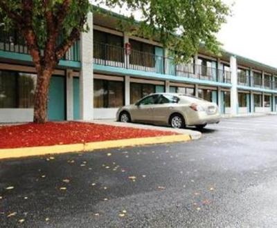 фото отеля Americas Best Value Inn Historic Williamsburg