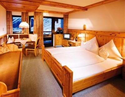 фото отеля Hotel Almhof Galtur