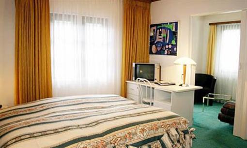 фото отеля Chalet Hotel Larix Apartments