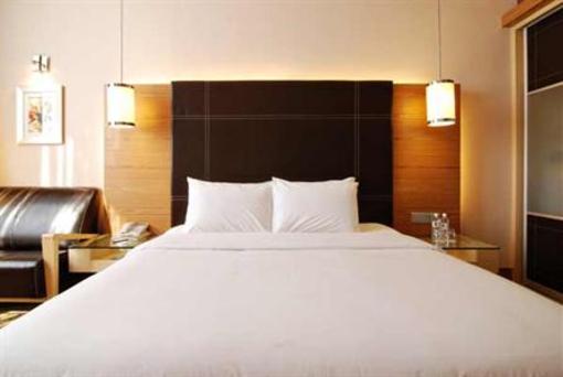 фото отеля New World Suites