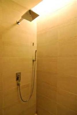 фото отеля New World Suites