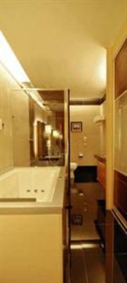 фото отеля New World Suites