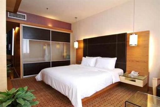 фото отеля New World Suites