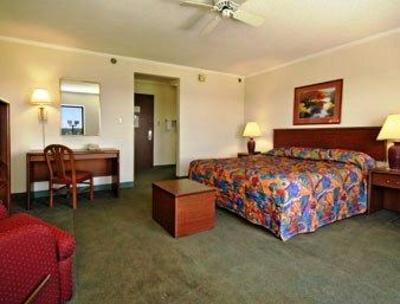 фото отеля Baymont Inn & Suites Kansas City South