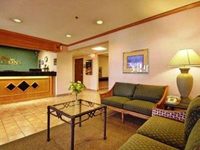 Baymont Inn & Suites Kansas City South