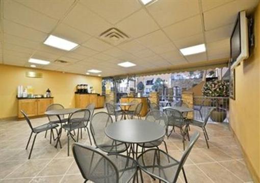 фото отеля Quality Inn & Suites Starlite