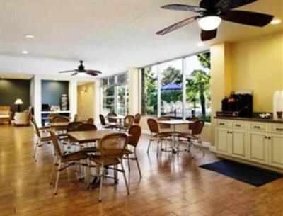 фото отеля Days Inn & Suites Santa Barbara