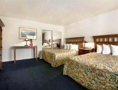 фото отеля Days Inn & Suites Santa Barbara