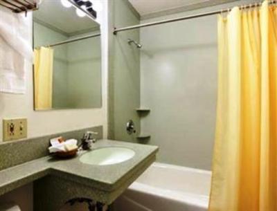 фото отеля Days Inn & Suites Santa Barbara