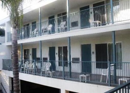 фото отеля Days Inn & Suites Santa Barbara