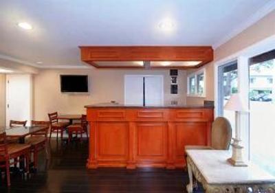 фото отеля Best Western Carmel's Town House Lodge