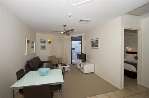 фото отеля The Beach Retreat Coolum
