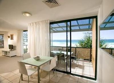 фото отеля The Beach Retreat Coolum