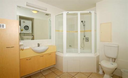 фото отеля The Beach Retreat Coolum