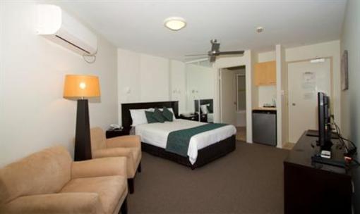 фото отеля The Beach Retreat Coolum