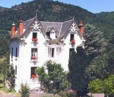 фото отеля Hotel des Bains et Residences Vic-sur-Cere